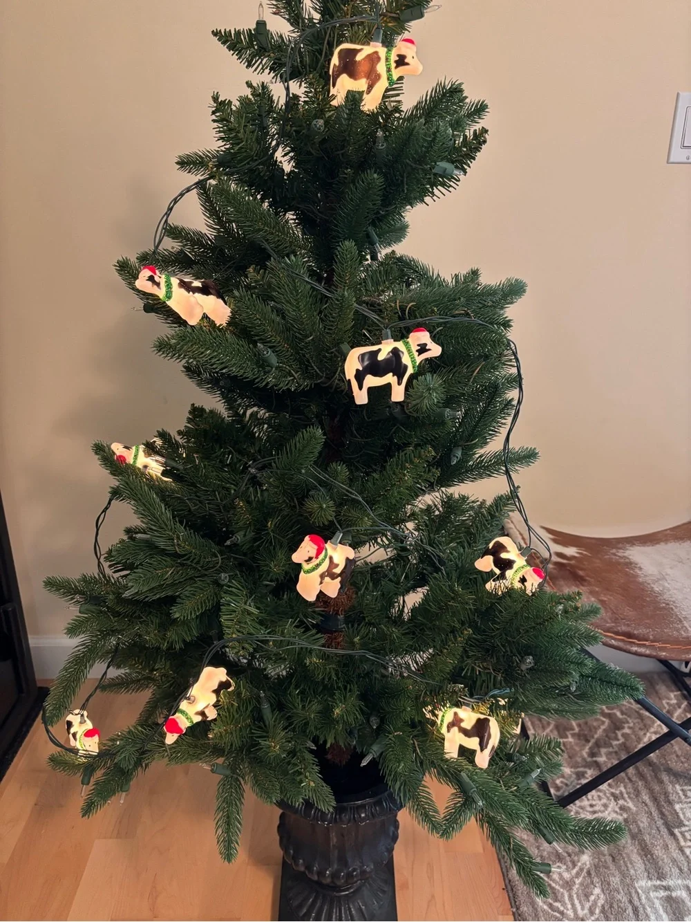 Vintage 1990 Holiday Cow string lights (10 cows)